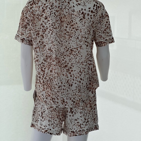 Animal print 2 piece Pajamas  top is XS, bottom is S pockets soft lounge … - Picture 3 of 7